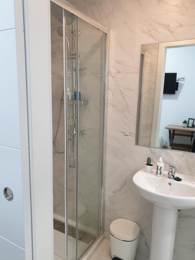 Norte Oviedo Rooms マドリード エクステリア 写真