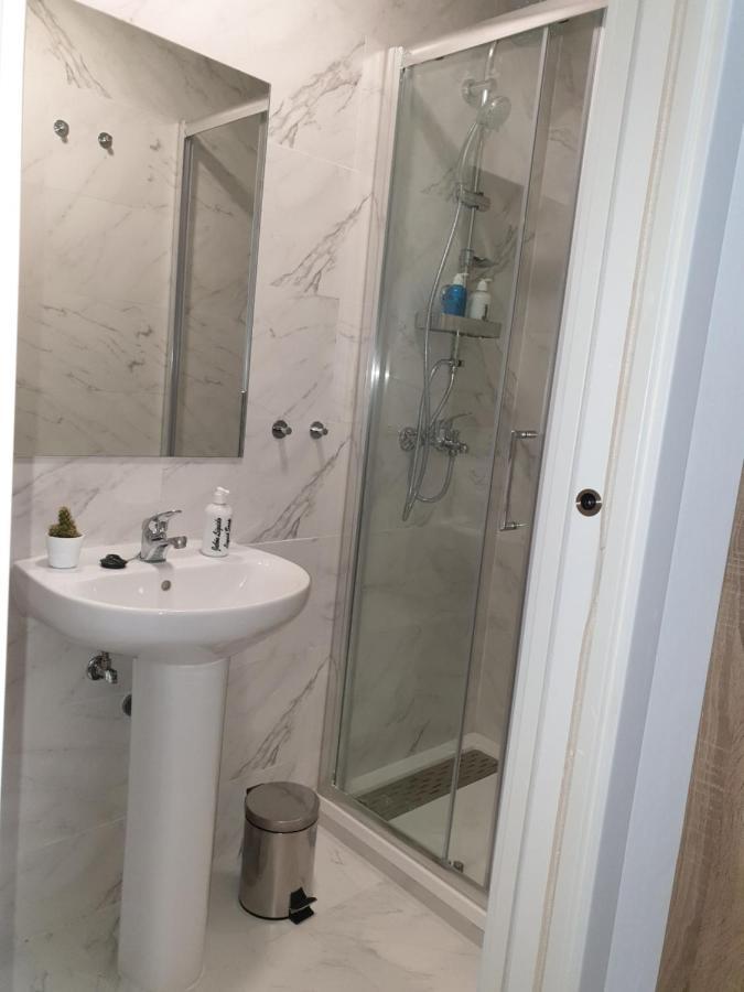 Norte Oviedo Rooms マドリード エクステリア 写真